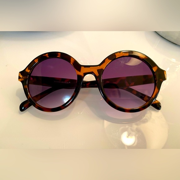 Vero Moda Round Woman’s Sunglasses - Picture 2 of 3